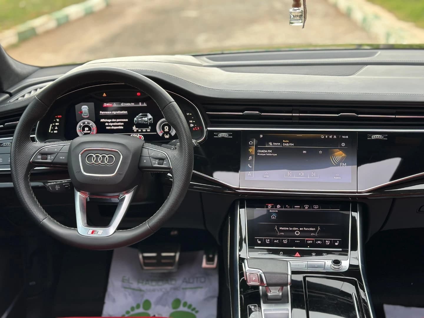 Cockpit Audi Q8 S-Line
